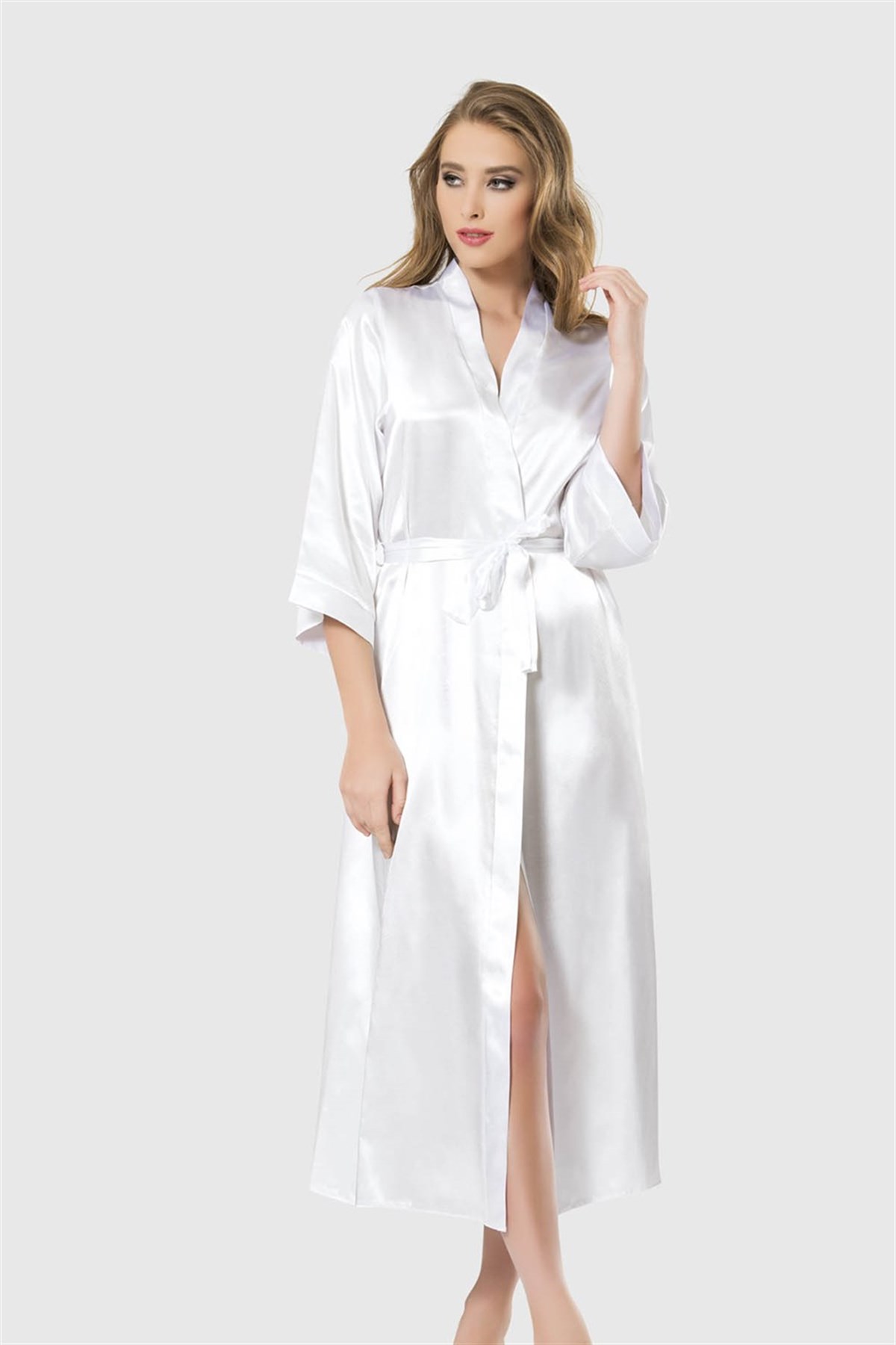 Aria`s Closet Beyaz Uzun Saten Sabahlık Aria`s Closet Beyaz Uzun Saten Sabahlık