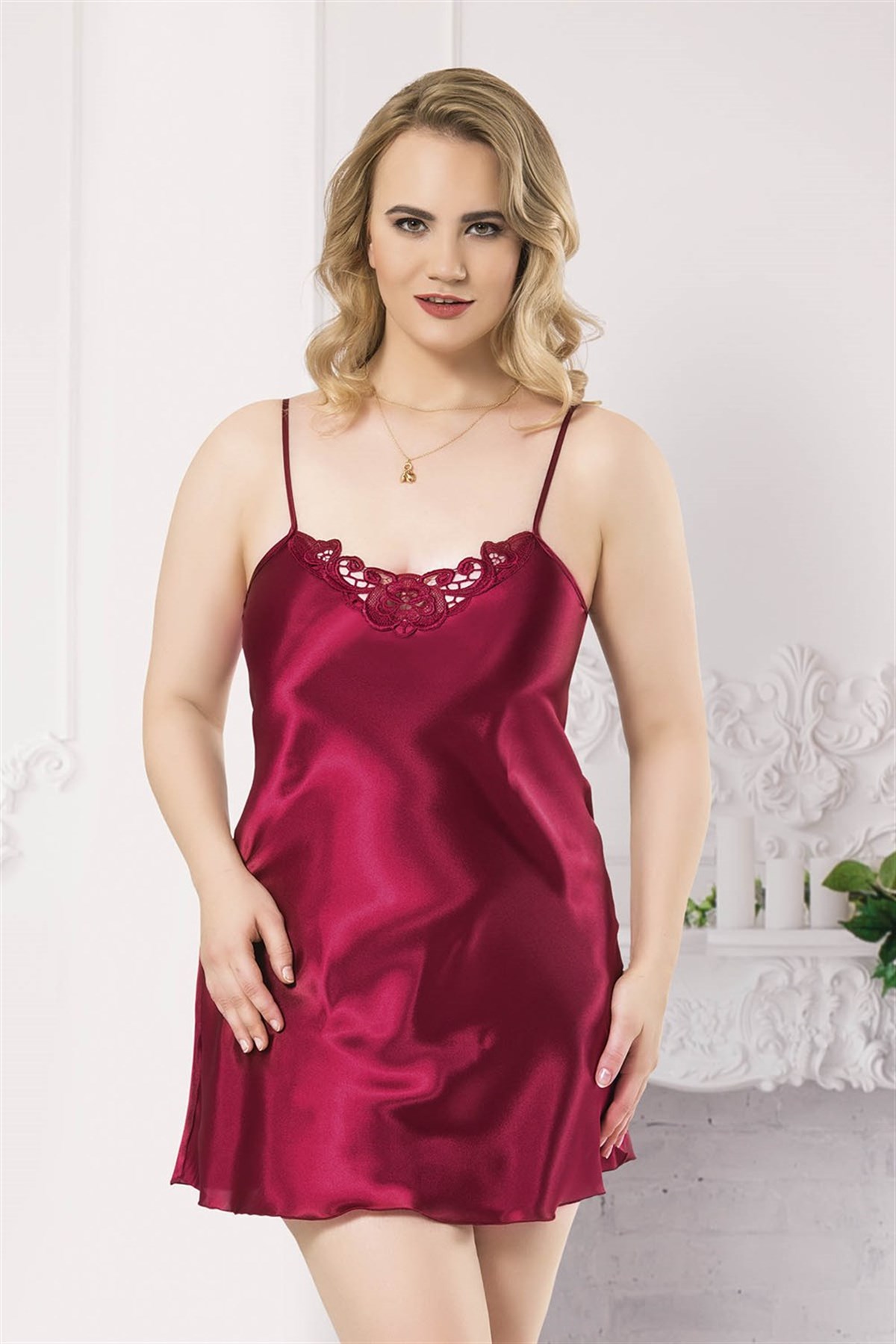 Aria`s Closet Büyük Beden Bordo Kısa Saten Gecelik Aria`s Closet Büyük Beden Bordo Kısa Saten Gecelik