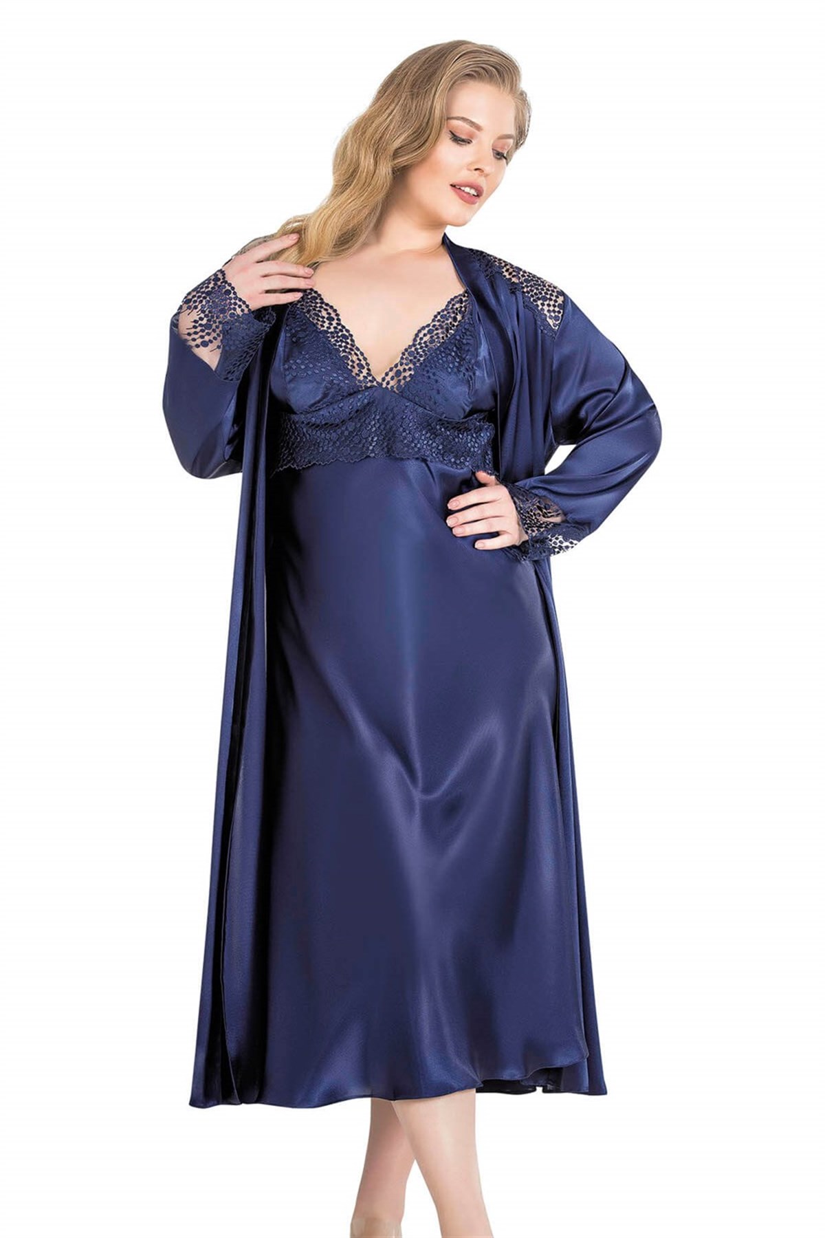 Aria`s Closet Büyük Beden Lacivert Uzun İkili Saten Sabahlık Gecelik Takımı Aria`s Closet Büyük Beden Lacivert Uzun İkili Saten Sabahlık Gecelik Takımı