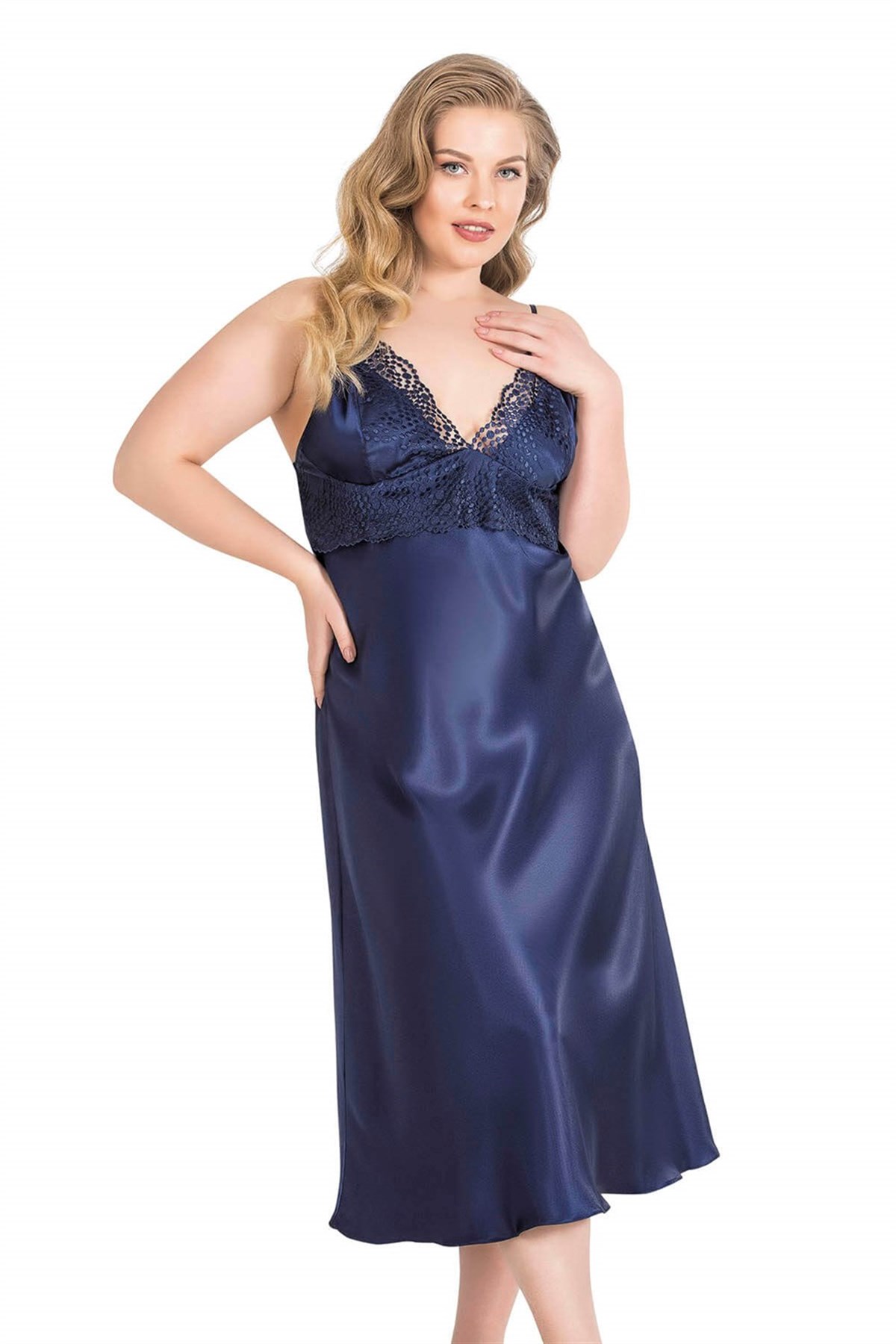 Aria`s Closet Büyük Beden Lacivert Uzun İkili Saten Sabahlık Gecelik Takımı Aria`s Closet Büyük Beden Lacivert Uzun İkili Saten Sabahlık Gecelik Takımı