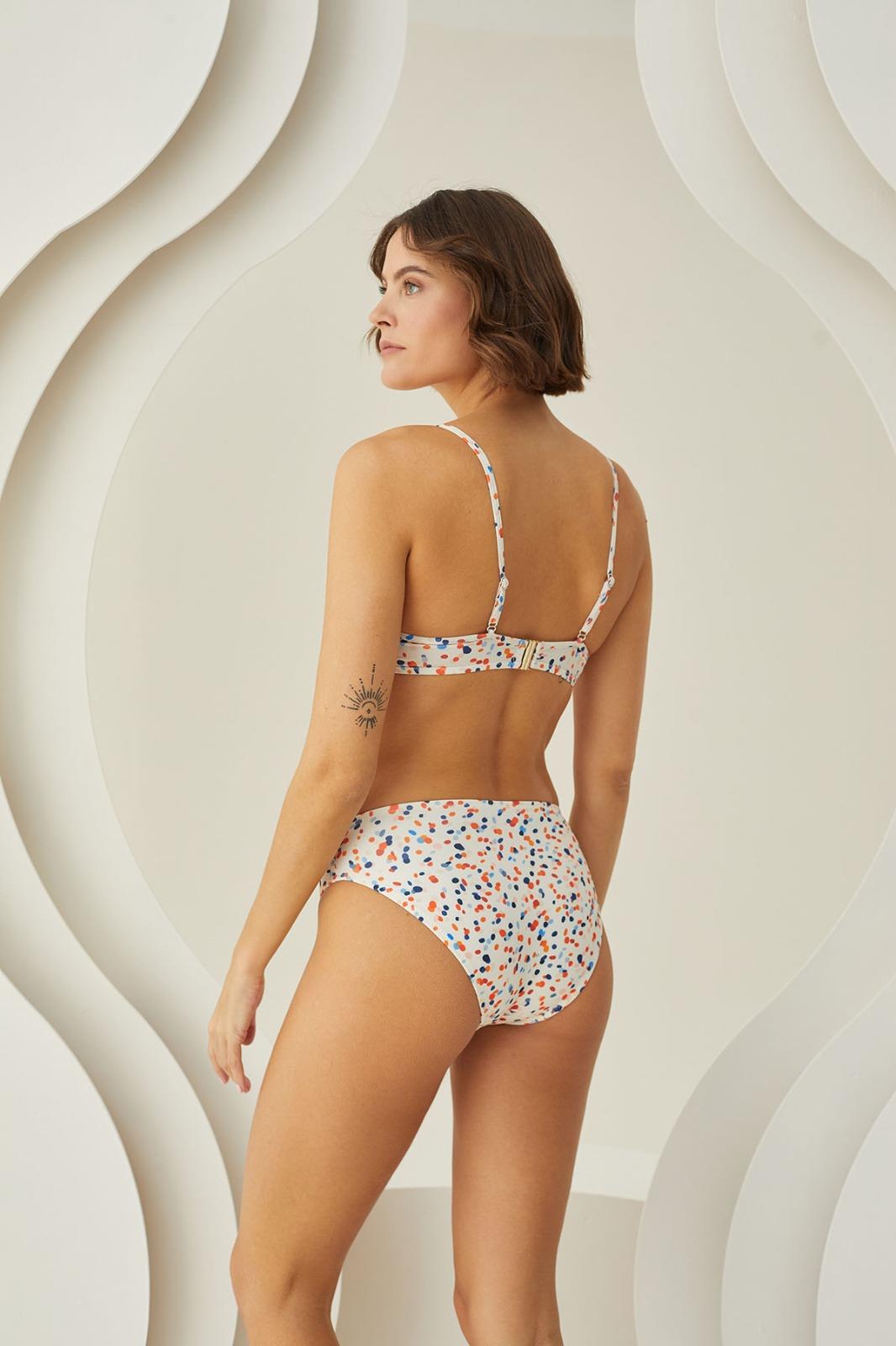 Aria`s Closet Puantiyeli Şık Desenli Kaplı Bikini Takımı Aria`s Closet Puantiyeli Şık Desenli Kaplı Bikini Takımı
