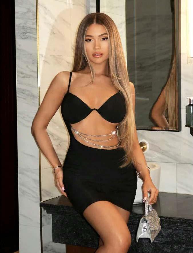 Aria`s Closet Zincir Detaylı Göğüs Dekolteli Siyah Mini Club Elbisesi Aria`s Closet Zincir Detaylı Göğüs Dekolteli Siyah Mini Club Elbisesi