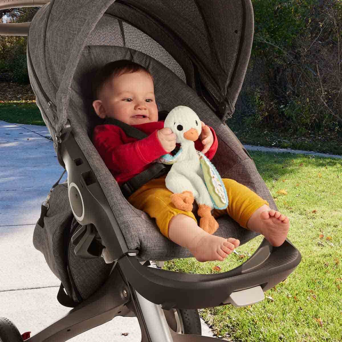 Fisher Price Sesli Sevimli Peluş Kaz HRB16 Fisher Price Sesli Sevimli Peluş Kaz HRB16